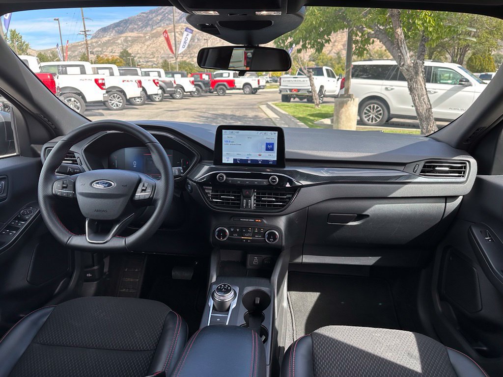 Used 2025 Ford Escape ST-Line AWD/4WD image 21
