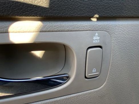 Used 2007 Buick LaCrosse CXL w/ Chromed Appearance Package image 17