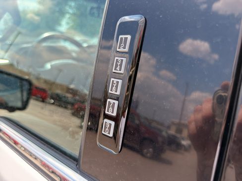 Used 2022 Ford F150 Lariat w/ Equipment Group 502A High AWD/4WD image 11