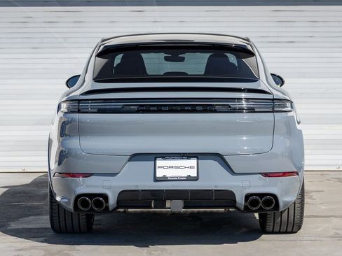 Certified 2025 Porsche Cayenne GTS image 6