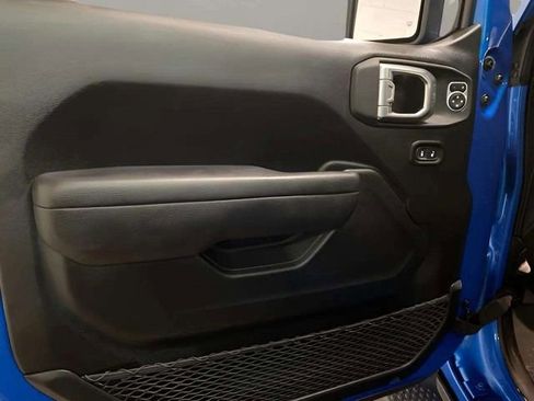 Used 2024 Jeep Wrangler Unlimited image 46