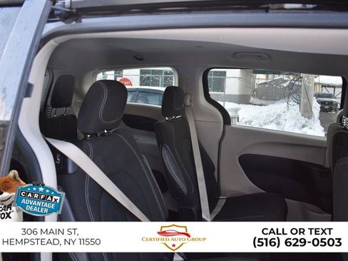 Used 2024 Chrysler Voyager LX image 25