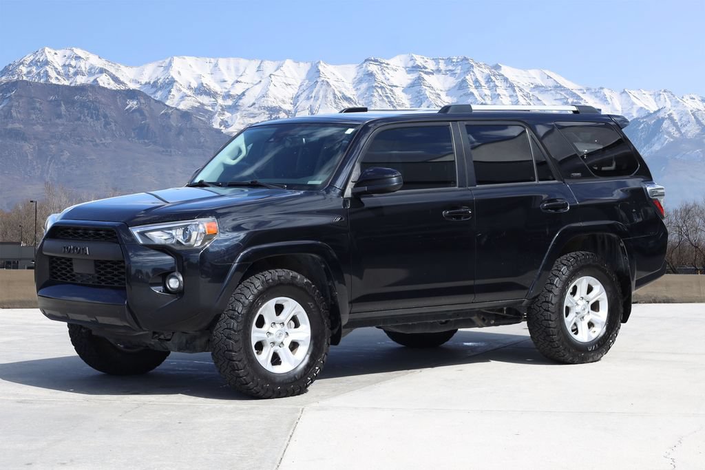 Used 2021 Toyota 4Runner SR5 AWD/4WD image 2