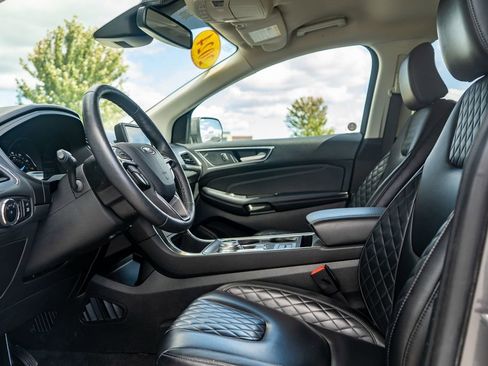 Used 2024 Ford Edge Titanium AWD/4WD image 18