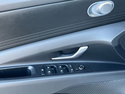 New 2026 Hyundai Elantra SE image 13