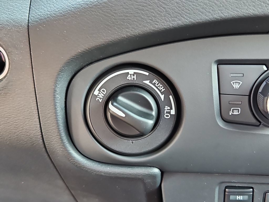 Used 2023 Nissan Frontier PRO-4X w/ Pro Convenience Package AWD/4WD image 17