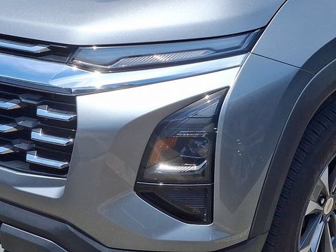 Used 2025 Chevrolet Equinox LT FWD image 29