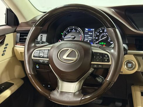 Used 2016 Lexus ES 350 w/ Premium Package w/Wood Trim FWD image 24