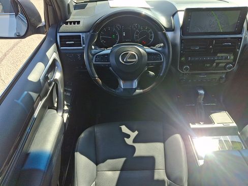 Certified 2022 Lexus GX 460 Premium w/ Premium Plus Package image 12