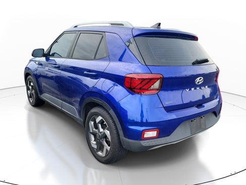 Used 2022 Hyundai Venue Limited FWD image 5