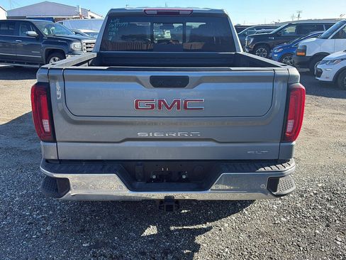 Used 2025 GMC Sierra 1500 SLT image 3