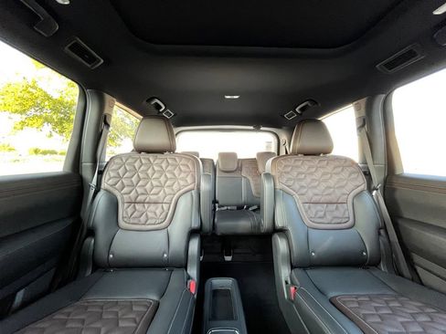 New 2026 Nissan Armada Platinum image 5