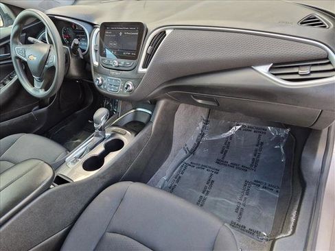 Used 2023 Chevrolet Malibu LT FWD image 21