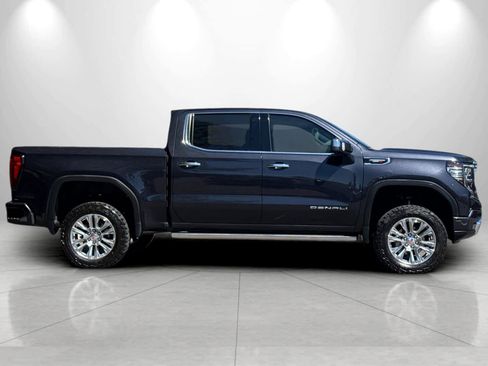 Used 2022 GMC Sierra 1500 Denali w/ Denali Carbonpro Edition AWD/4WD image 8