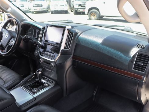 Used 2018 Toyota Land Cruiser AWD/4WD image 42
