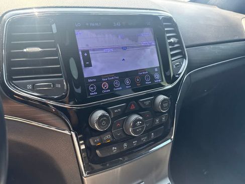 Used 2021 Jeep Grand Cherokee Limited RWD image 15