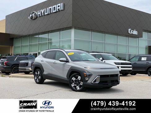 Used 2025 Hyundai Kona SEL FWD image 1