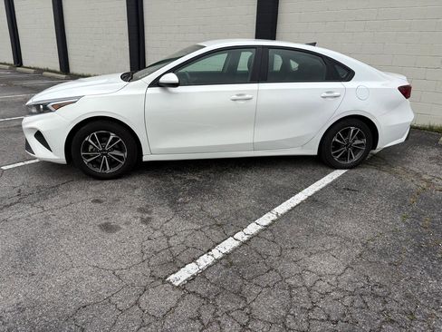 Used 2023 Kia Forte LXS FWD image 2