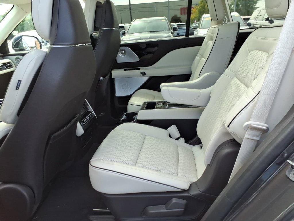 Used 2024 Lincoln Aviator Black Label AWD/4WD image 12