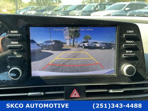 Used 2021 Hyundai Elantra SEL w/ Convenience Package image 17