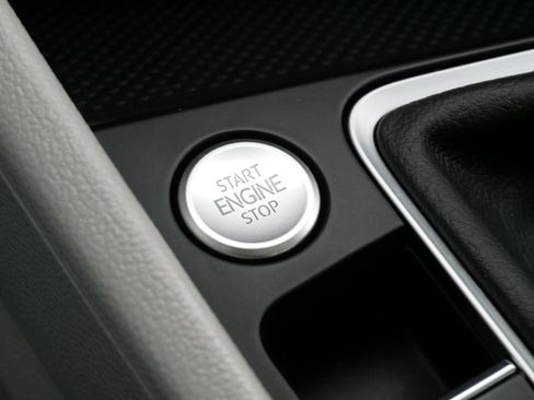 Certified 2024 Volkswagen Jetta SE w/ Panoramic Sunroof Package image 26