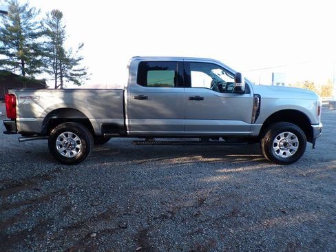 Used 2024 Ford F250 XLT w/ FX4 Off-Road Package image 5