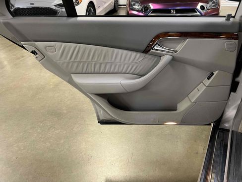 Used 2006 Mercedes-Benz S 500 image 41