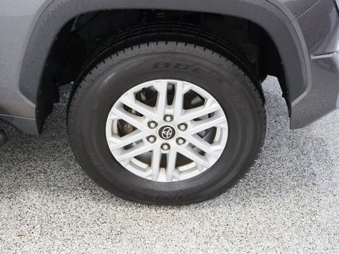 Used 2022 Toyota Tundra SR5 w/ SR5 Premium Package AWD/4WD image 5