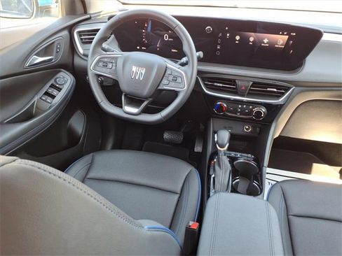 Used 2025 Buick Encore GX Sport Touring image 5