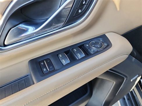 Used 2021 Chevrolet Tahoe Premier w/ Premium Package image 10