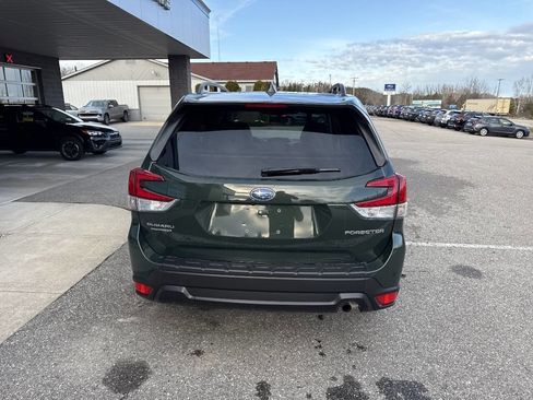 Used 2023 Subaru Forester Premium image 4