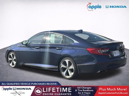 Used 2018 Honda Accord Touring image 4