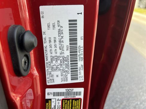 Used 2022 Toyota Tundra SR5 w/ SR5 Convenience Package image 36