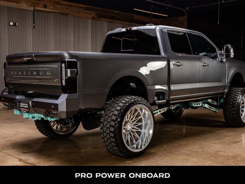 Used 2023 Ford F250 Platinum image 9