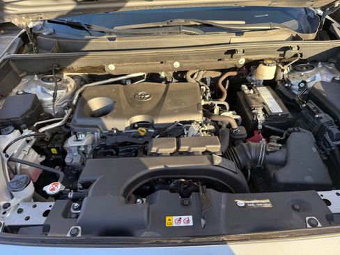 Used 2019 Toyota RAV4 LE image 20