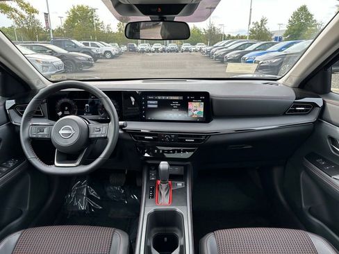 New 2025 Nissan Kicks SR w/ SR Premium Package image 16