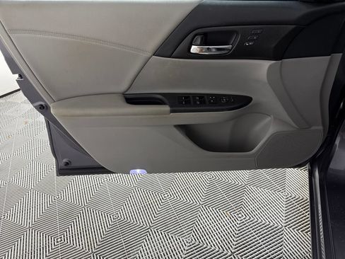 Used 2015 Honda Accord EX-L image 9