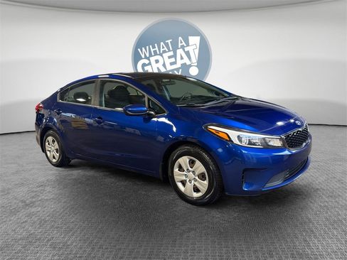 Used 2018 Kia Forte LX image 1