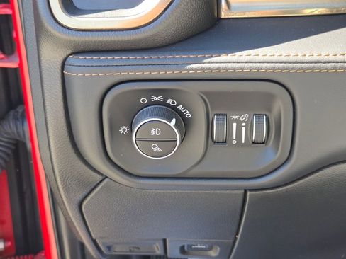 Used 2024 RAM 2500 Limited w/ Safety Group AWD/4WD image 30