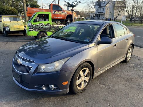 Used 2013 Chevrolet Cruze LT w/ RS Package image 2