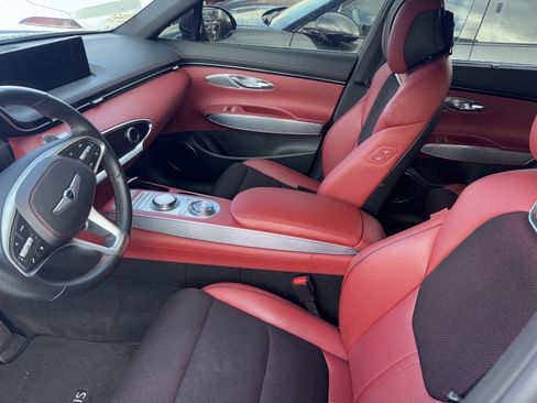 Used 2023 Genesis GV70 2.5T Sport Prestige w/ Sport Prestige Package image 4