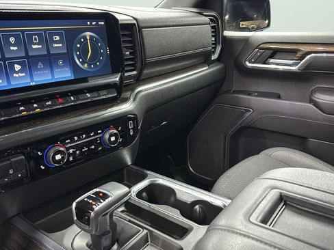 Used 2022 Chevrolet Silverado 1500 LT Trail Boss image 20