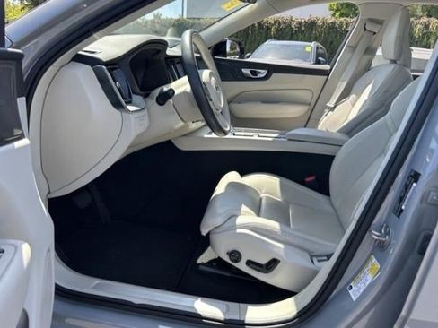 Used 2024 Volvo XC60 T8 Ultimate w/ Climate Package AWD/4WD image 4
