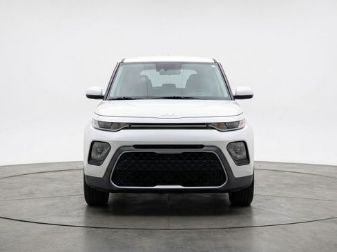 Used 2025 Kia Soul LX w/ LX Technology Package image 2