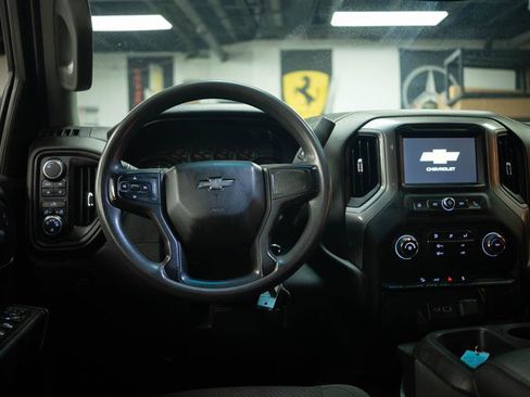 Used 2021 Chevrolet Silverado 1500 Custom Trail Boss AWD/4WD image 15