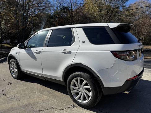 Used 2016 Land Rover Discovery Sport HSE image 10