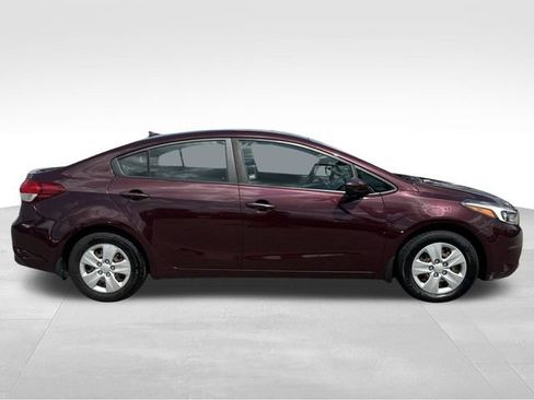 Used 2017 Kia Forte LX FWD image 6