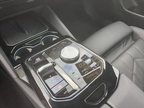 Used 2026 BMW 530i xDrive AWD/4WD image 12