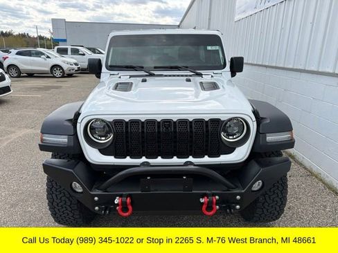 Used 2024 Jeep Wrangler Unlimited Rubicon w/ Technology Group AWD/4WD image 2