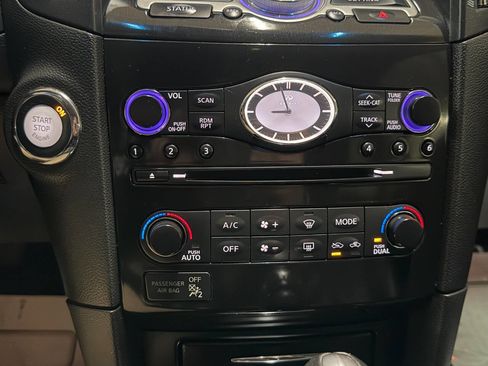 Used 2017 INFINITI QX70 AWD image 41